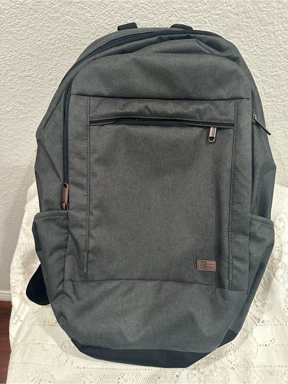 Case Logic Dark Gray computer Backpack - academia 15 in